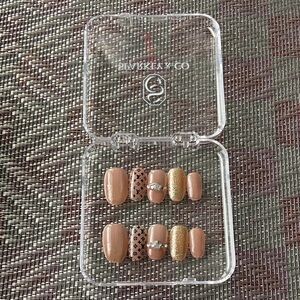 NEW Fashion nails in case